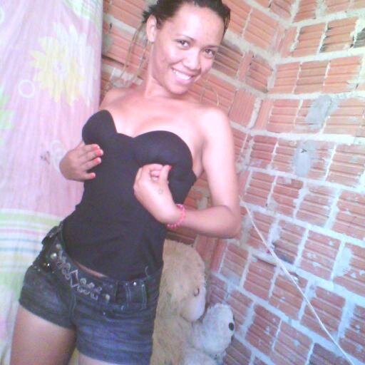 NAO SOU FRIA SOU CUIDADOZA.NAO SOU GROSSA
APENAS FOLO A VERDADE .NAO SOU METIDA TENHO AMOR PROPRIO.NAO SOU DIFICIL
SOU SELETIVA.
