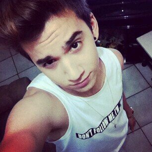 boylieber/ little monster/ boylovatic/ selenator lindo / divo e perfeito