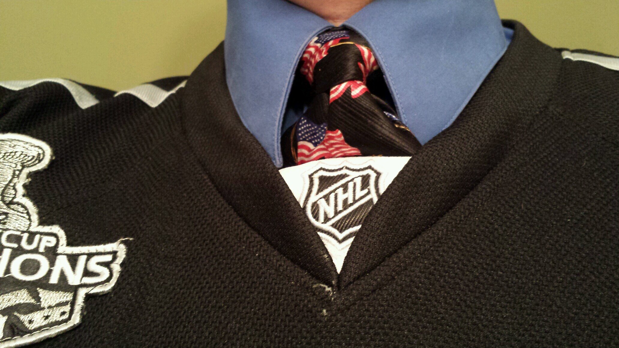 CueCardGuy's profile picture. Dad, fan of Aurora, Lynx, Cowboys, Rams, LAKings, Lakers, Dodgers, Fussball, TigerSam's Mizzou, good Music & Movies. Love fans like Marty & #FansHelpingFans