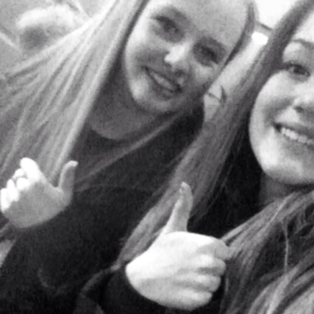 14 || insta: iiamluna_x || @xmarijevh is me beste  ❤️