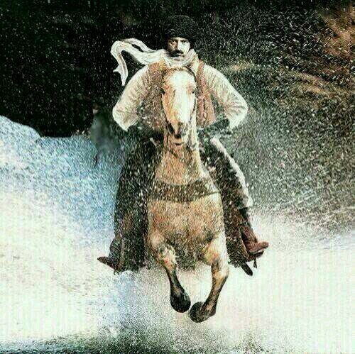 Ahmtyvz23's profile picture. bu hissizlikle cemiyet yaşar derlerse pek yanlış,  bir millet göster ölmüş maneviyatı ile sağ kalmış.