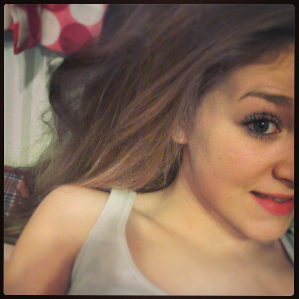 i follow back :-) 16 year old girl from cumbria
