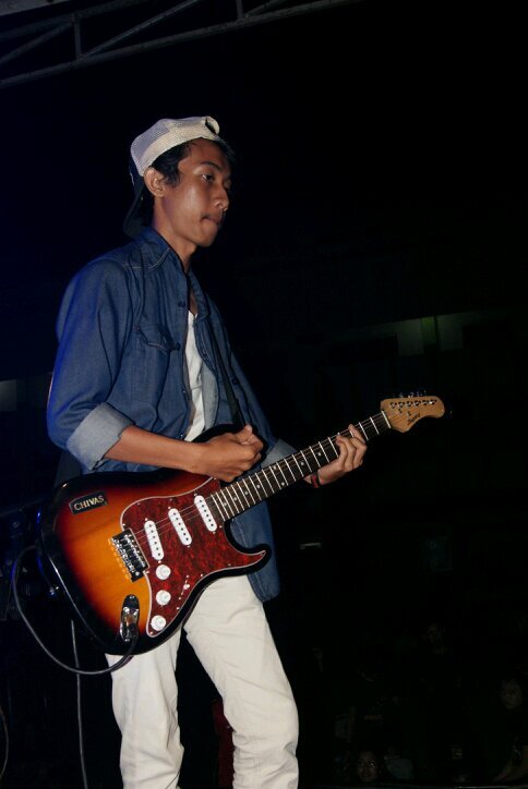 dimasAriii's profile picture. buatlah dirimu selalu bahagia didepan mataku, maka aku pun akan lebih bahagia ketika melihatmu.