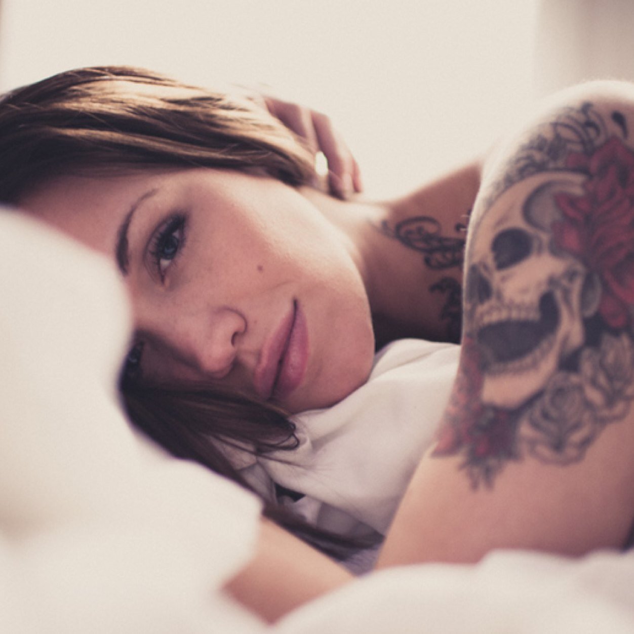 bemyjackdawson's profile picture. La parola “amore” deriva dal latino “a-mors”. Alpha privativo e “mors” morte. Letteralmente significa “senza morte”. Qualcosa che non muore mai.