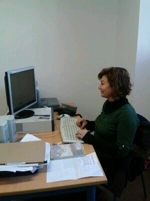 Orientadora Educativa en el IES Chaves Nogales. Madre de 2 adolescentes. Estudié en un cole rural de mi pueblo, Fuente del Arco; en Llerena, Badajoz y Sevilla.