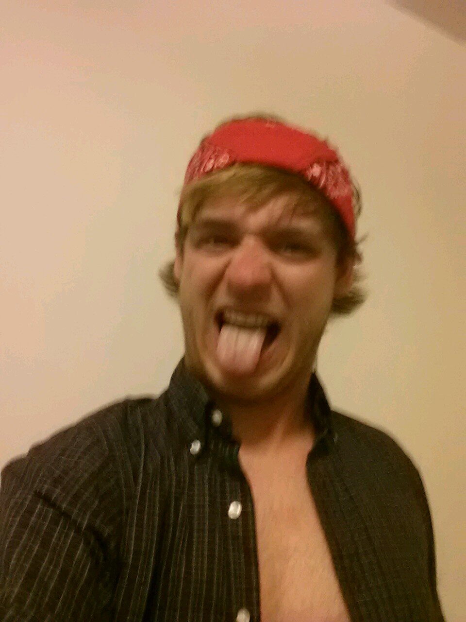 wildwinborn's profile picture. hey y'all, give me a follow and you'll get you a follow back! ;D If you're a fat girl, tweet me, meet me, BUT JUST DON'T EAT ME!! :O YEE YEEEE!!! ;P