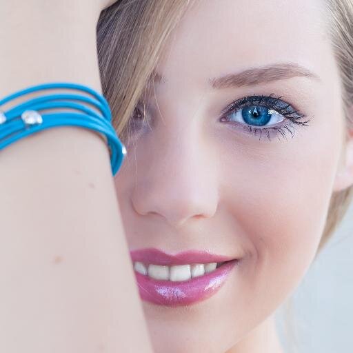 ModaShopcoil's profile picture. Fashion shopping, Simple shopping, Fast delivery