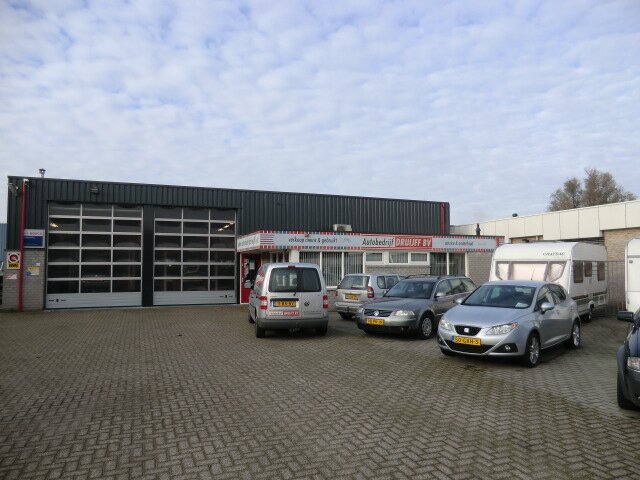 Autobedrijf voor alle merken auto's. Voor onderhoud aan zowel personenwagens als bedrijfwagens! Verkoop van alle merken autos, nieuw of gebruikt!