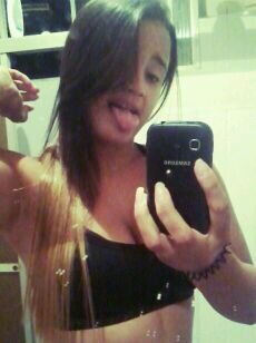 Voce finge que me odeia mais no fundo paga pau ♪