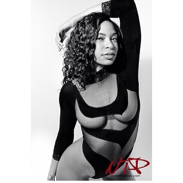lesbian. 
Managing Esthetician .
Aspiring Model 
Business partner of a building brand, jus wait on it
✌️