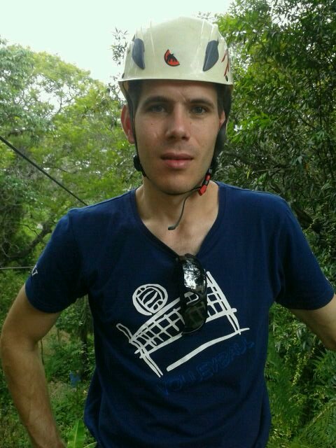 Me gusta hacer deportes, como correr, volley, aventuraxtrema, explorar nuevos lugares en Paraguay
Conocer nueva gente, intercambiar ideas de negocio