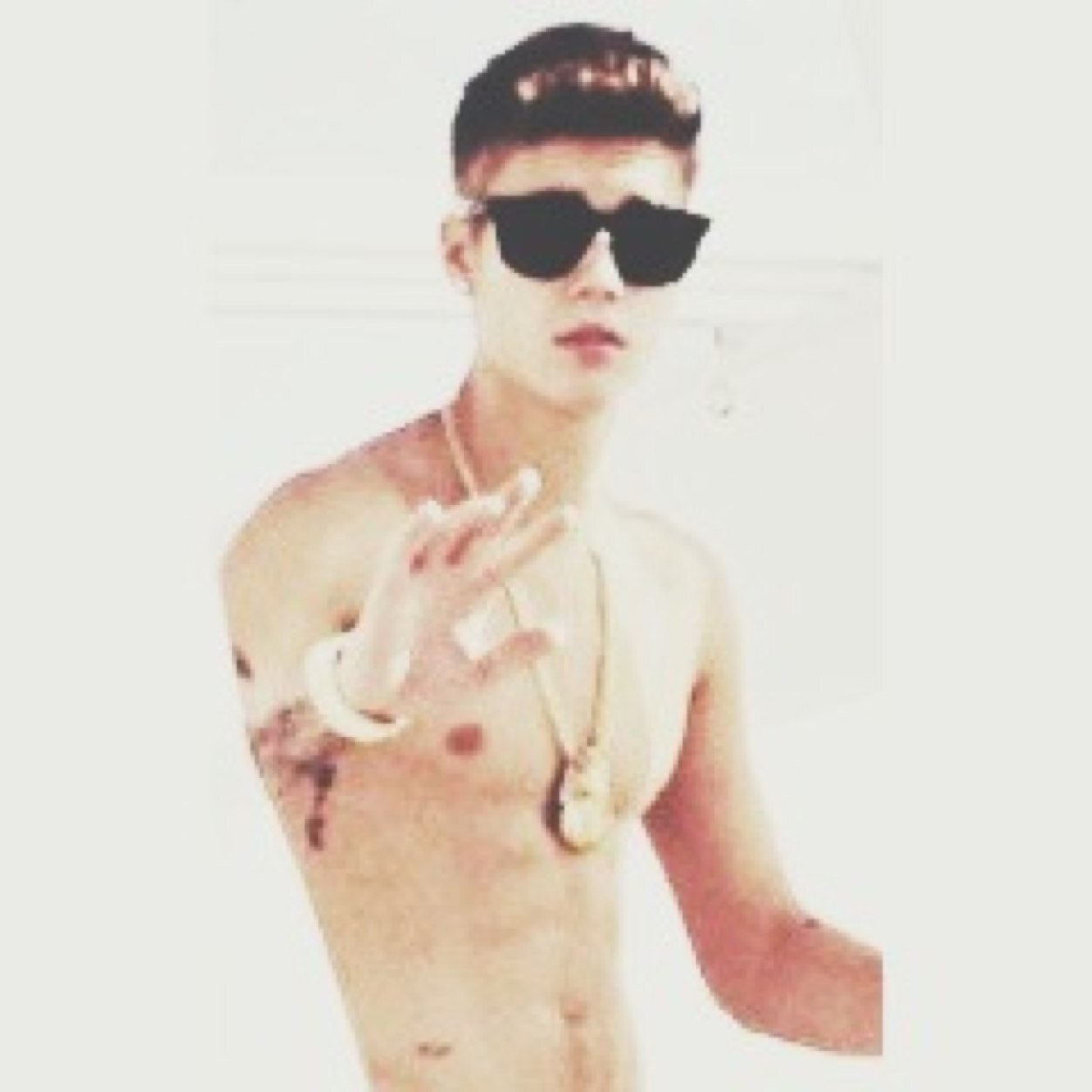 justin follows
