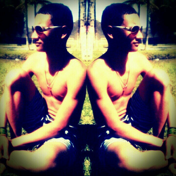 Pra te ver sorri eu posso colorir o ceu de outra cor♪♫ Prazer, João lucas..         sigo de volta!       #Skype: joaolucas67911