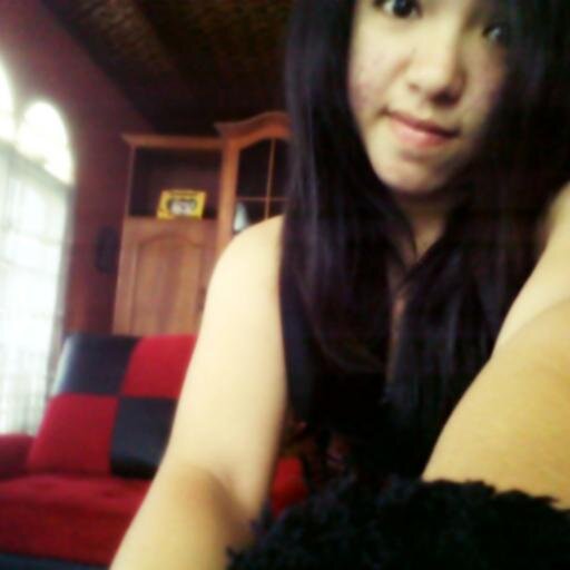 RiseuUlfah's profile picture. jangan menitipkan kunci hatimu kepada orang yang tidak bisa menjaganya :)