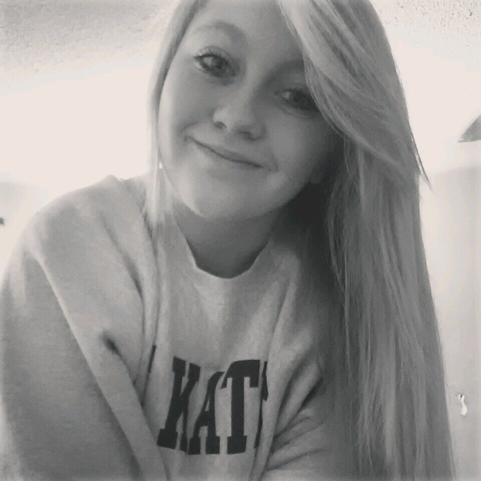 LovelyLexie26's profile picture. I have blonde hair and blue eyes, i'm almost 5 feet tall :D. I play volleyball and am in color guard :D