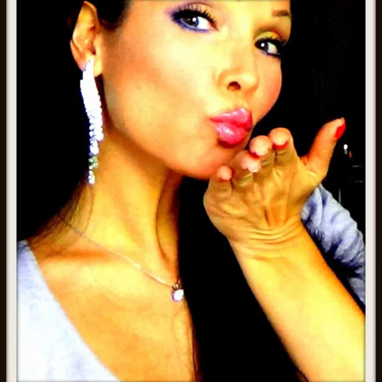 Hey everyone . My name is Leyla and on youtube I'm PINK Leyla. So visit me on my channel http://t.co/pB0N0yNNdv