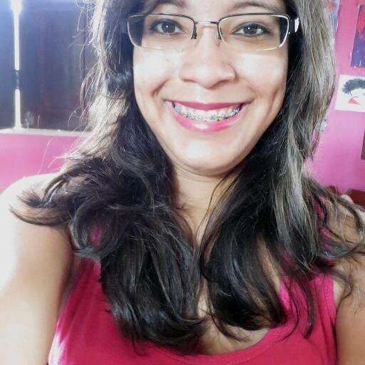 Estudante e futura universitária na faculdade.18 anos,fã incondicional de @luansantana s2  Presidente do fã clube @alegriasantana :) Carol aqui.Follow? :*