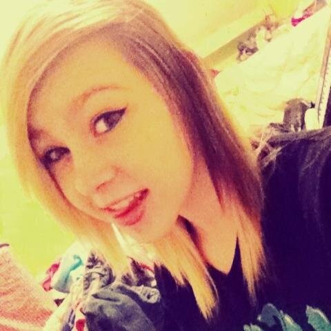 15 years old. Love metal, gauges and tattoo's