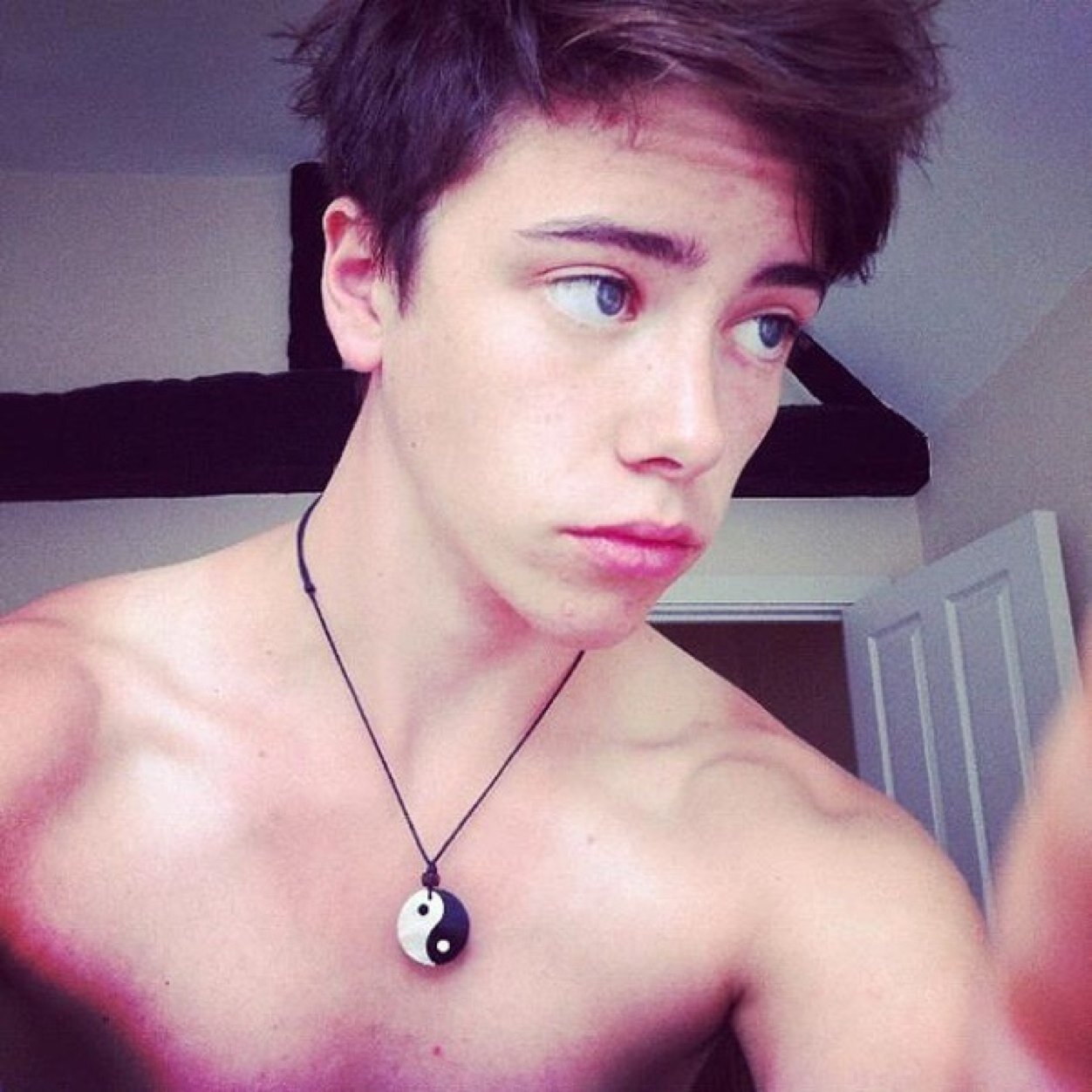 Hey it's Chase Hunter I'm not Leo/Cody he gave me his acc //single//