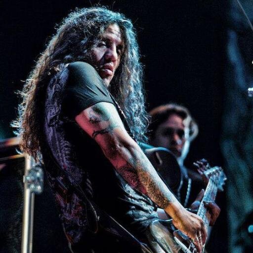 Bajista de Rata Blanca y Mala Medicina... TWITTER OFICIAL.