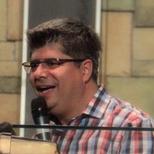 Esposo y Padre / Pastor en C. Cristiano Libertad. La pasión de mi vida es Jesús, y yo y mi casa hemos decidido seguirlo por el resto de nuestras vidas.