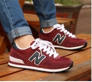 New Balance a 45 Euros. Etiqueta y caja. Nada de pago por tarjeta, solo pago en mano, confianza 100%.Cara a cara