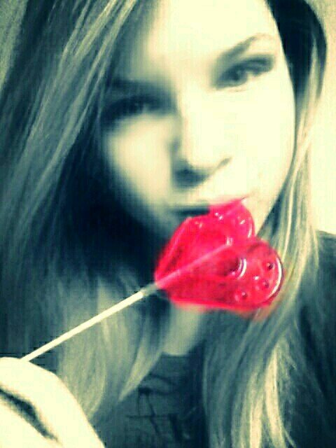 izkalol86's profile picture. 