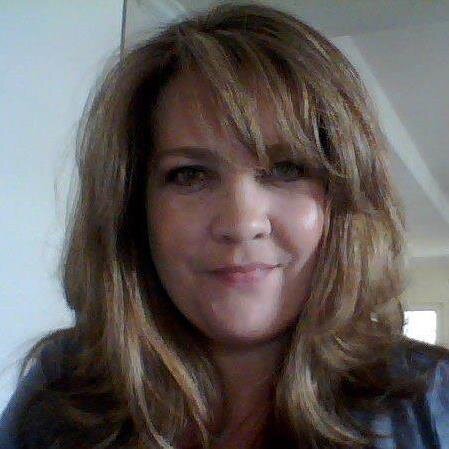 Jesus lover, wife, and mother!!... Just striving to be a vessel that distributes HIS glory wherever I go!