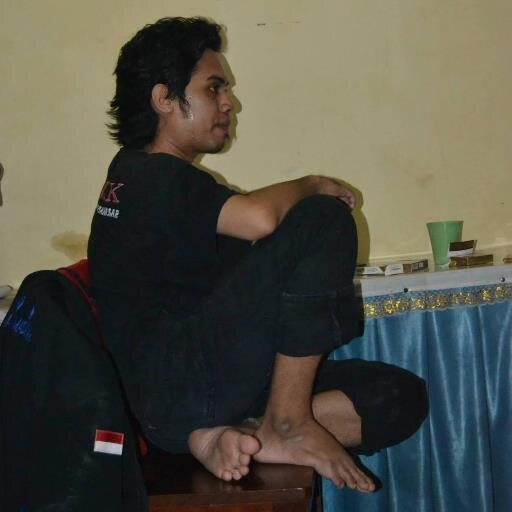 Hidup ini simpel dan indah selama menjalani hidup kita msh memiliki hati dan otak