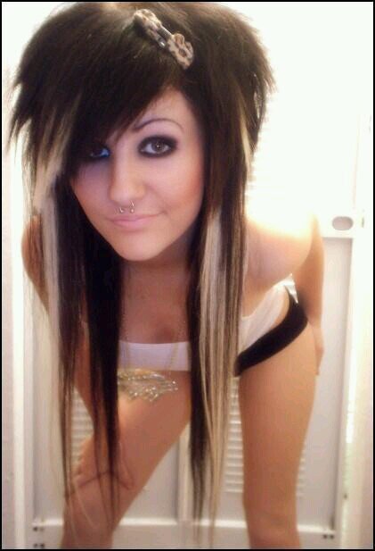 Hi I'm me sierra I'm fake  I'm crazy young wild and free single straight ill do anything if u give me a dare ill probably do it