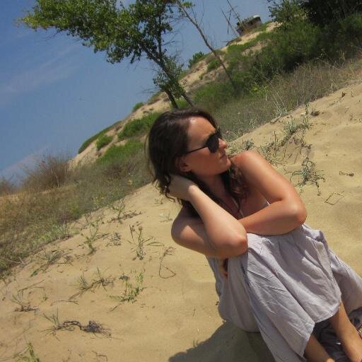 Scientist. Holds a PhD in Biochemsitry and Nutrigenomics. Daydreamer. Free spirit. Love to travel. Dream to travel. Stranger. Strange. Looking for inspiration