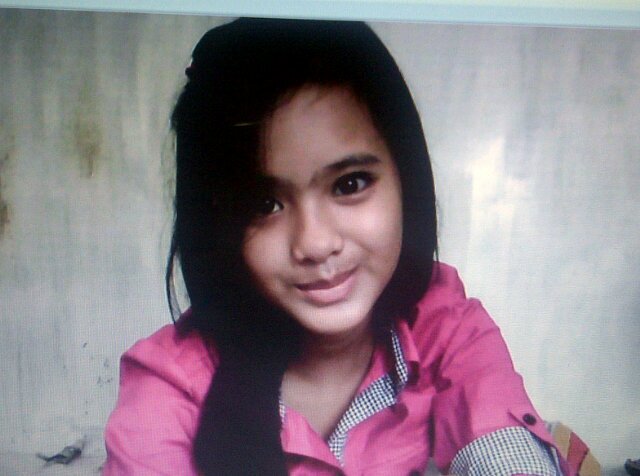 Menjadi diri sendiri itu lebih berharga , dan untuk bahagia itu gak perlu menjadi orang lain ☺| ♥Holy love♥ ;;) ..