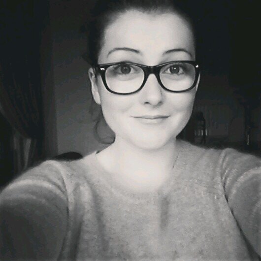 Salut, Je m'appelle Juliette j'ai 14 ans J’adore la dance et chanter mon rêve chanteuse :) et je suis  une Directioner et Mixer ! ∞工 ﾚo乇 ◯n乇 D工R乇CT工◯N. ♥