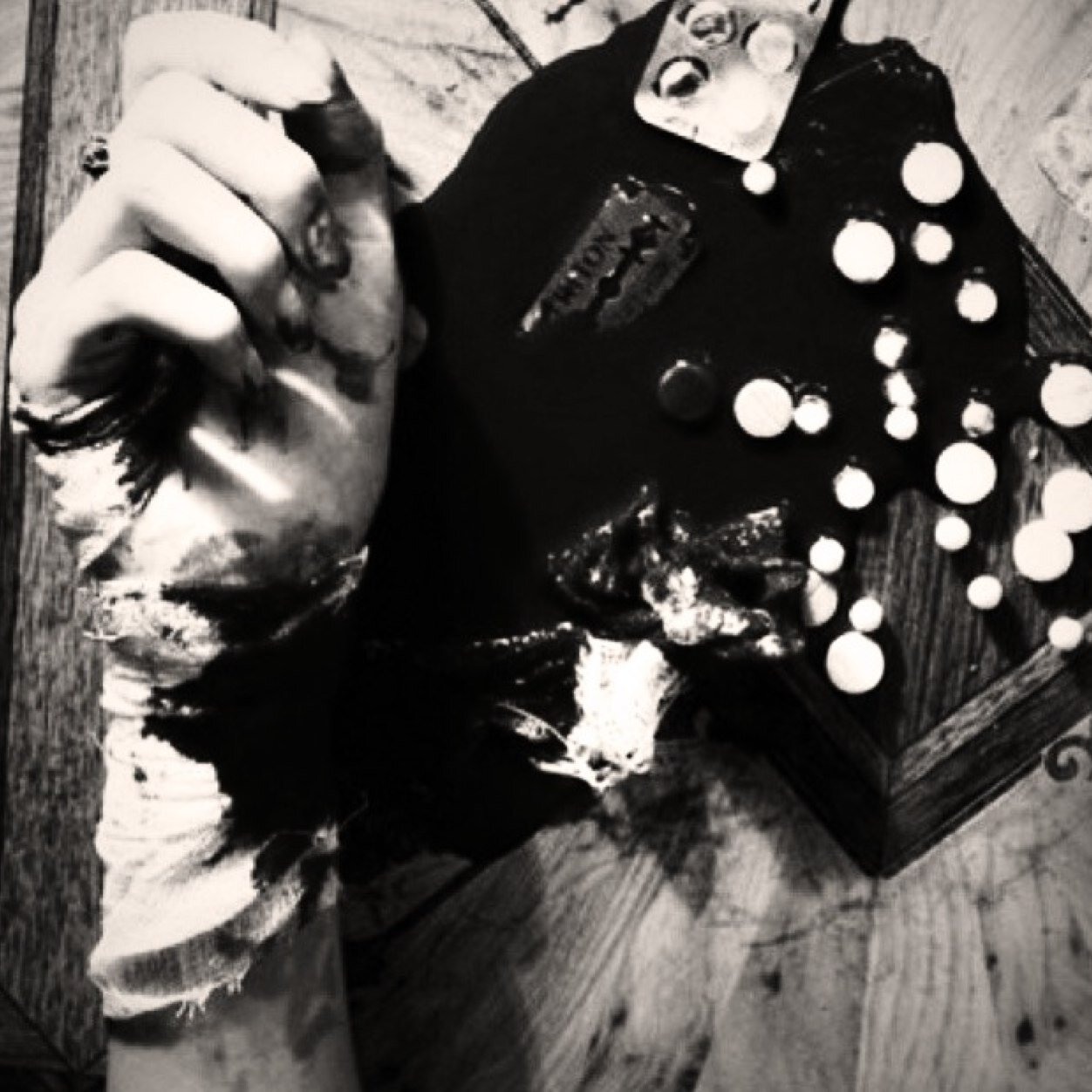 Suicidal. 15. Fat. Ugly. Never good enough.Depression.22 Suicide atempts. 09-07-14• last Cut