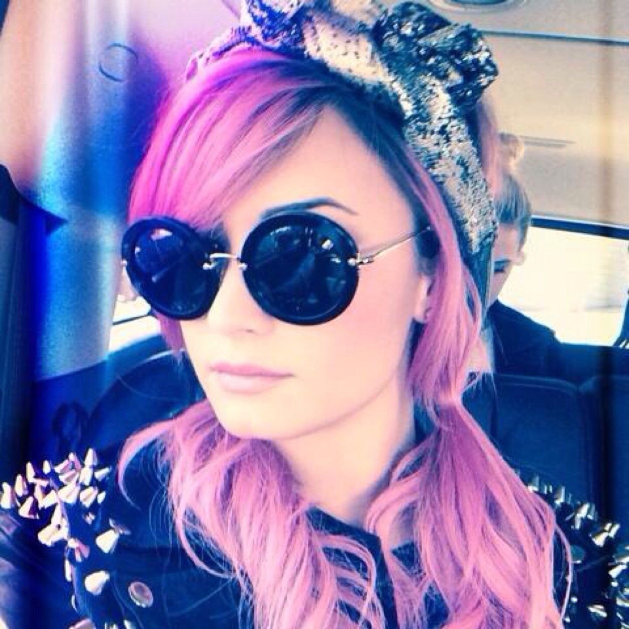 YOUVE JUST BEEN GIVEN A FREE FOLLOW SO GO AND FOLLOW @cornishxlovato AND YOU WILL HAVE THE BEST DREAMS TONIGHT