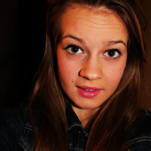 Je sais le gout des larmes, de l'amour qui se fan..
