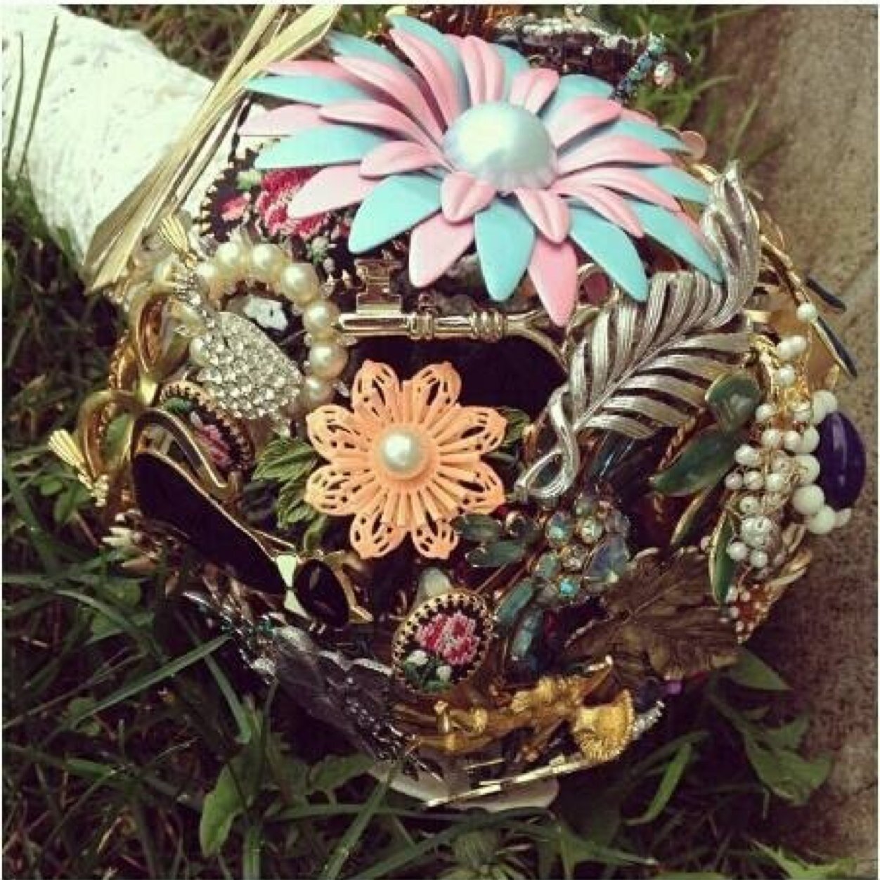 pen_kiley's profile picture. Providing creative event consultation and styling, as well as custom decor items.