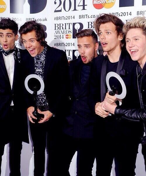 I love 1D y aqui te contaremos todo de one direction  te quieres unir al club