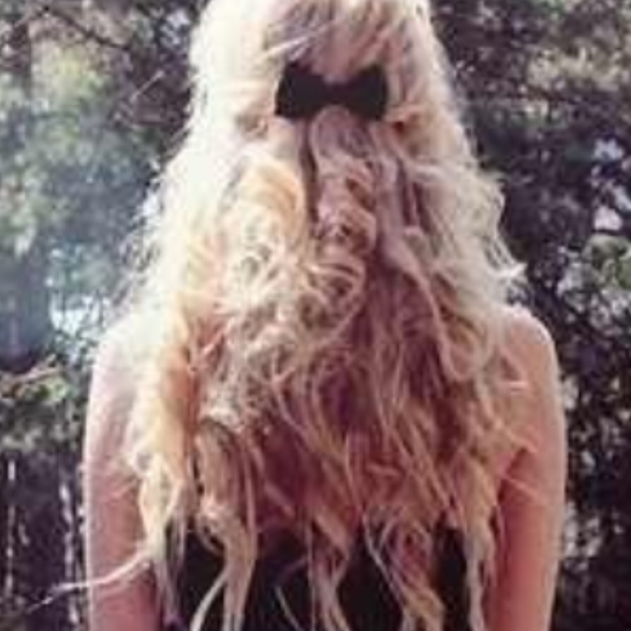 ARPreppy's profile picture. She is more precious than jewels, and nothing you desire can compare to her
Proverbs 3:15