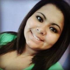 Não me dôo pela metade, não sou tua meio amiga nem teu quase amor. Ou sou tudo ou sou nada. Não suporto meio termos.