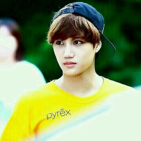 {like u really love someone,but they just see u as a fan}