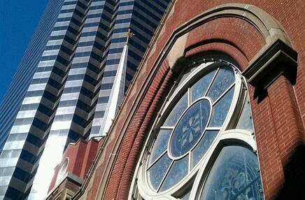 Downtown Dallas Tours is a tour guide service in Dallas, Texas. We specialize in group walking tours.