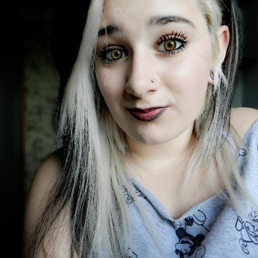cwb, 17 anos, gêmeos, alargs de 20mm, piercing, uma tatuagem. Livros, animes, séries, fotografia, customização e modificações corporais 3