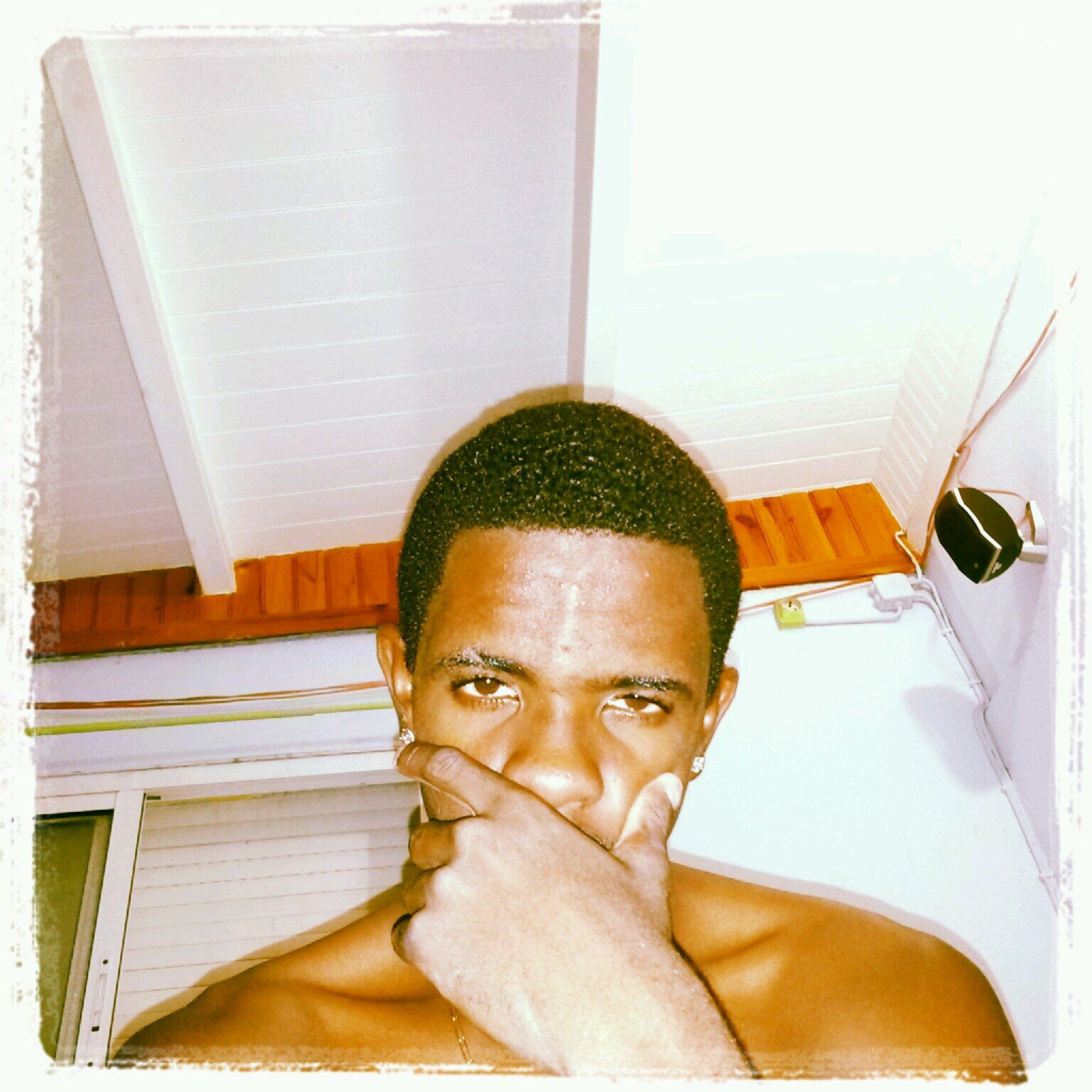 MaxoMevis's profile picture. je ss un pianiste a l'envers mai bn je parle pa tro je laiss mon twitname faire le reste