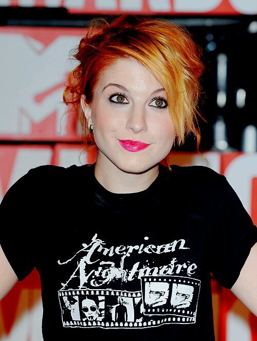 been a huge paramore fan from the start and here 4 the fans who feel the same that life is better having paramore in it :)