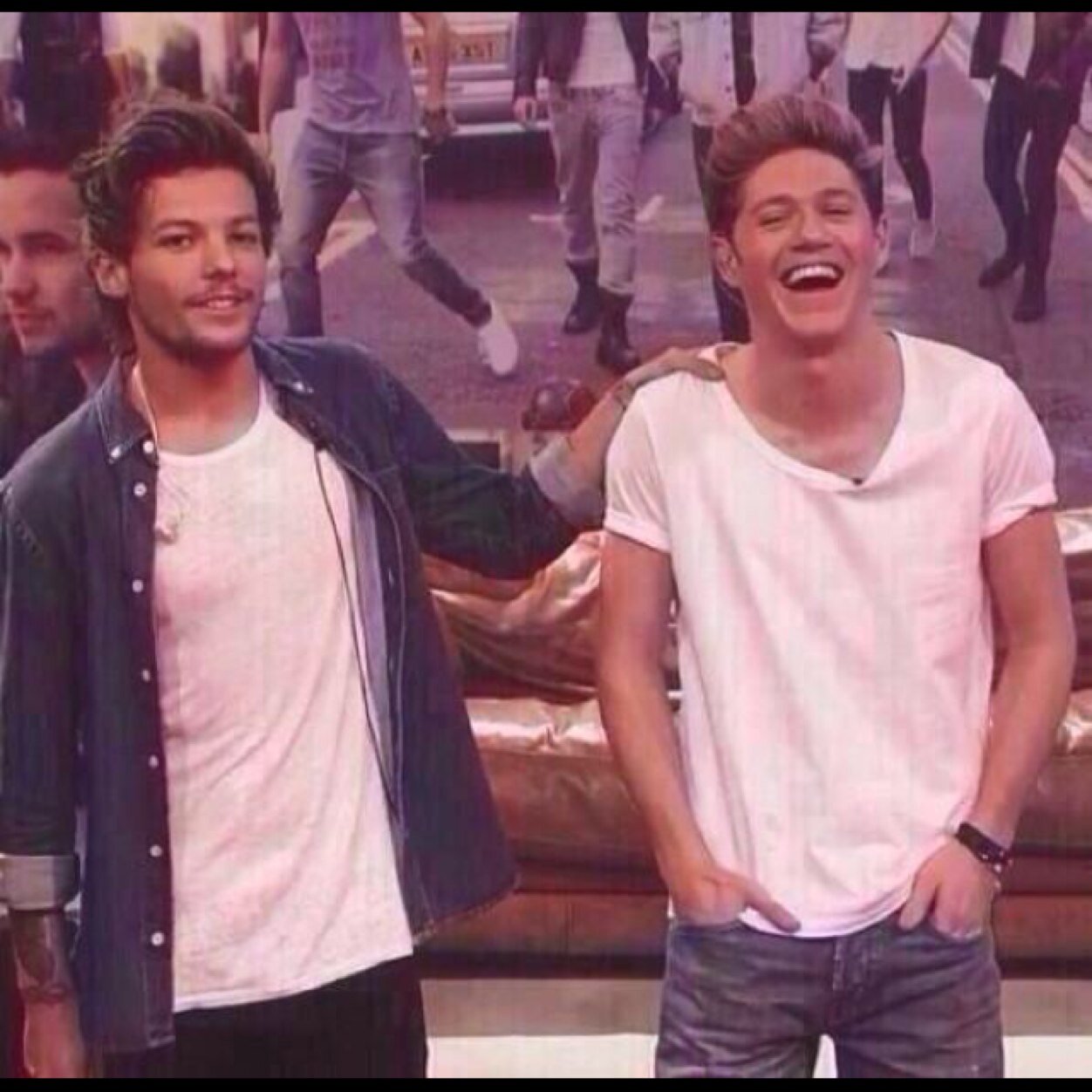 One Direction isn't just a boy band. It's a lifestyle. NARRY STORAN :)