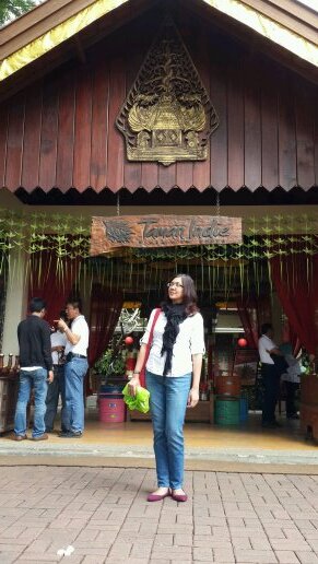 annamk2927's profile picture. 