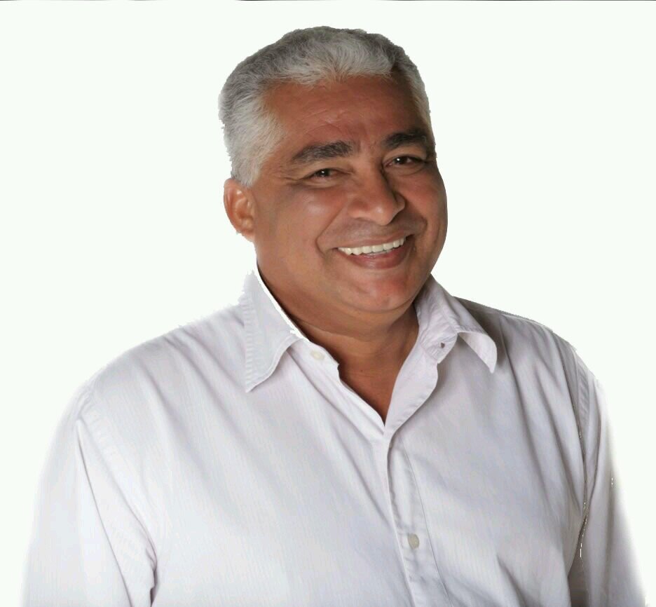 Engenheiro Elétricista, Ex. Deputado Estadual do Amapá (2003 a 2010) e filiado a Partido dos Trabalhadores - PT/AP desde 1986.