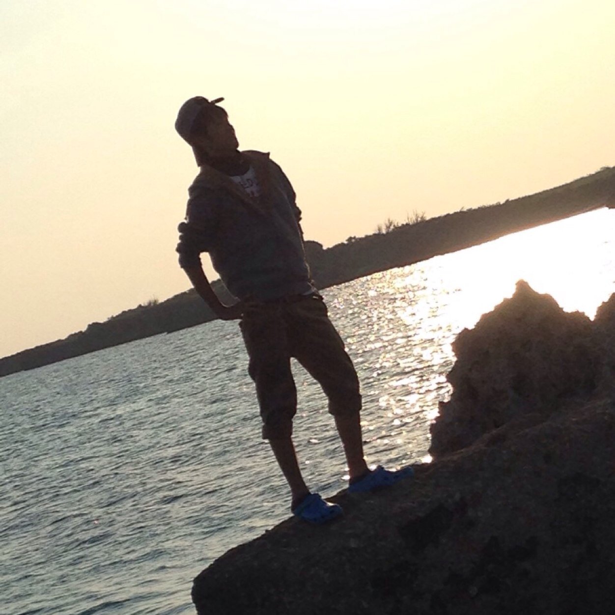I from Japan. Japan is beautiful city. I like sports and like MLB in particular, soccer, basketball.Please follow me.