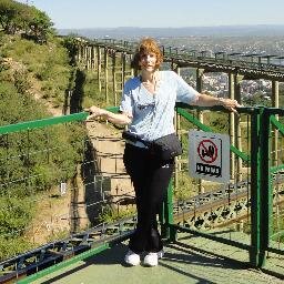 Docente de alma. Maestra Normal Nacional. Profe de Matemática y Cosmografía. MADRE